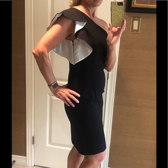 Stunning Cocktail dress with shoulder ruffle. - Picture 3 of 5